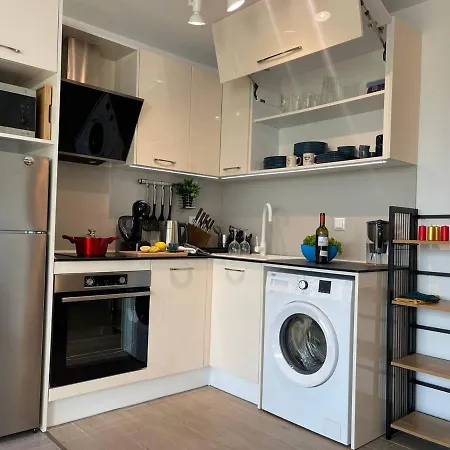 Panoramic In With Underground Parking Lägenhet