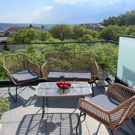 Panoramic In With Underground Parking Apartament