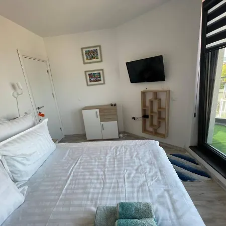 Panoramic In With Underground Parking * Warna